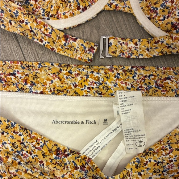 Abercrombie & Fitch floral yellow Underwire high leg Bikini Set - Picture 5 of 8